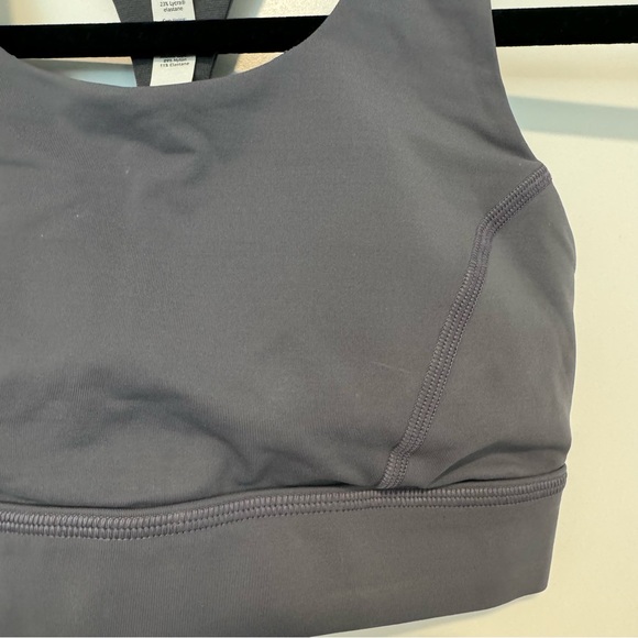 BNWOT Lululemon Sports Bra - size 4 - Picture 3 of 7